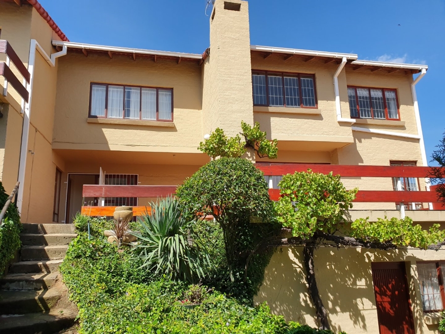 4 Bedroom Property for Sale in Hospitaalheuwel Free State